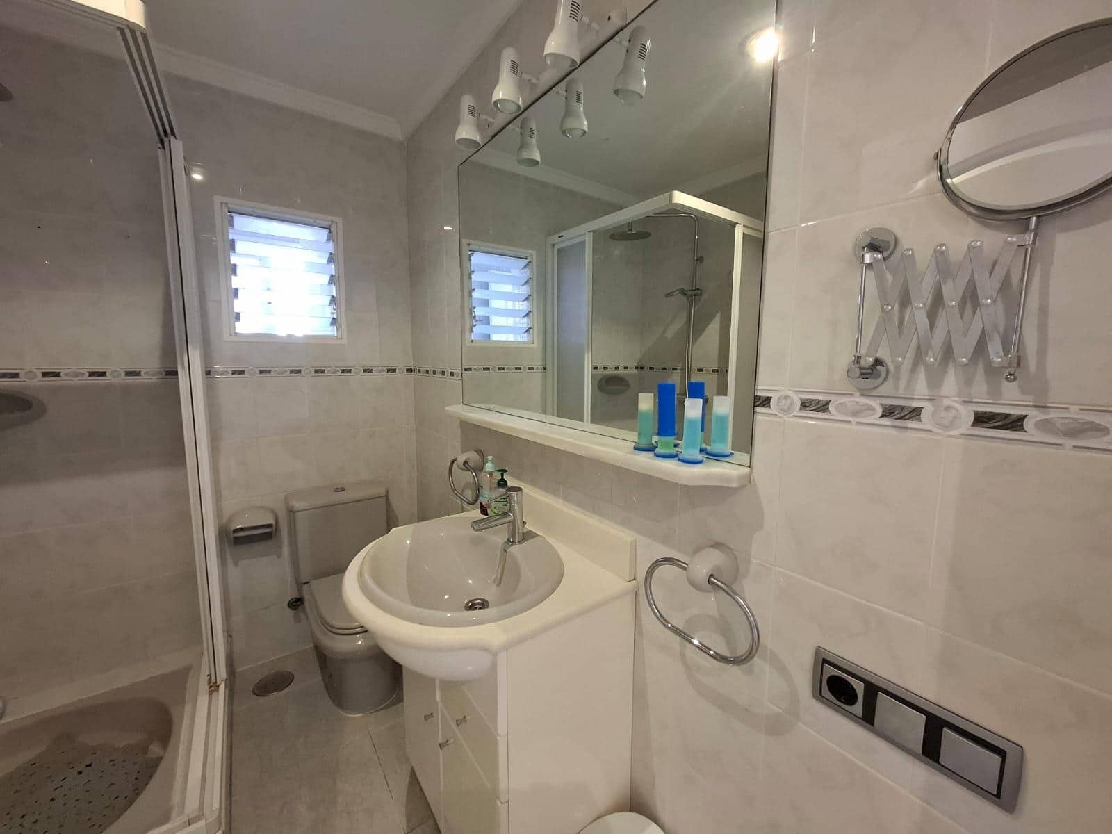 2 slaapkamer Appartement te huur in Benidorm met garage - € 1.200 (Ref: 9778270)