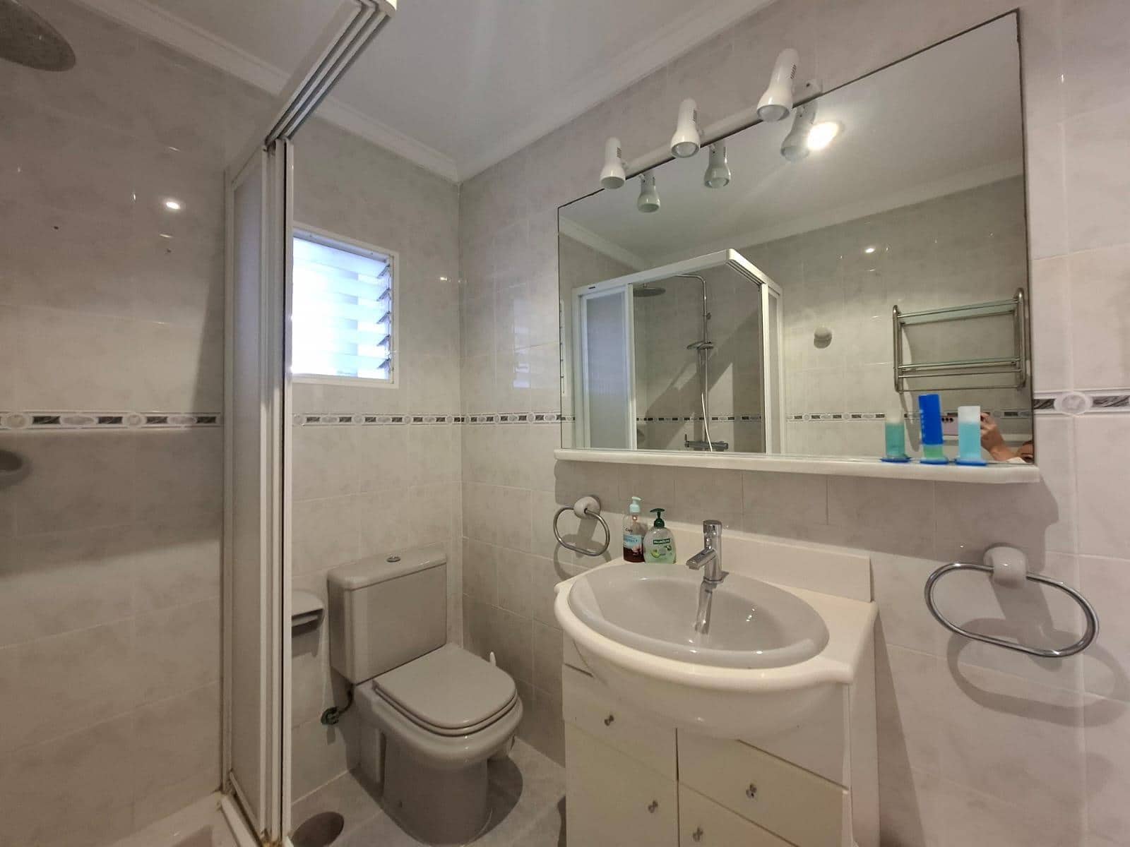 2 slaapkamer Appartement te huur in Benidorm met garage - € 1.200 (Ref: 9778270)