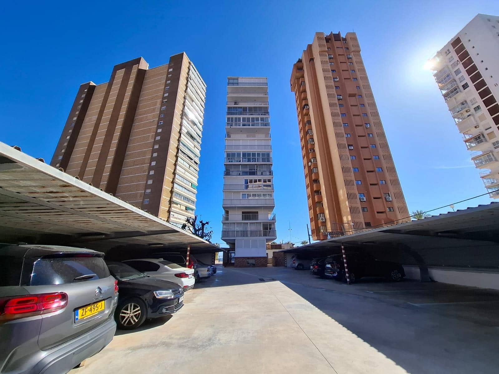 2 slaapkamer Appartement te huur in Benidorm met garage - € 1.200 (Ref: 9778270)
