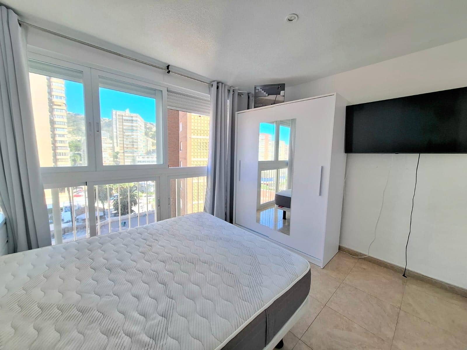 2 slaapkamer Appartement te huur in Benidorm met garage - € 1.200 (Ref: 9778270)