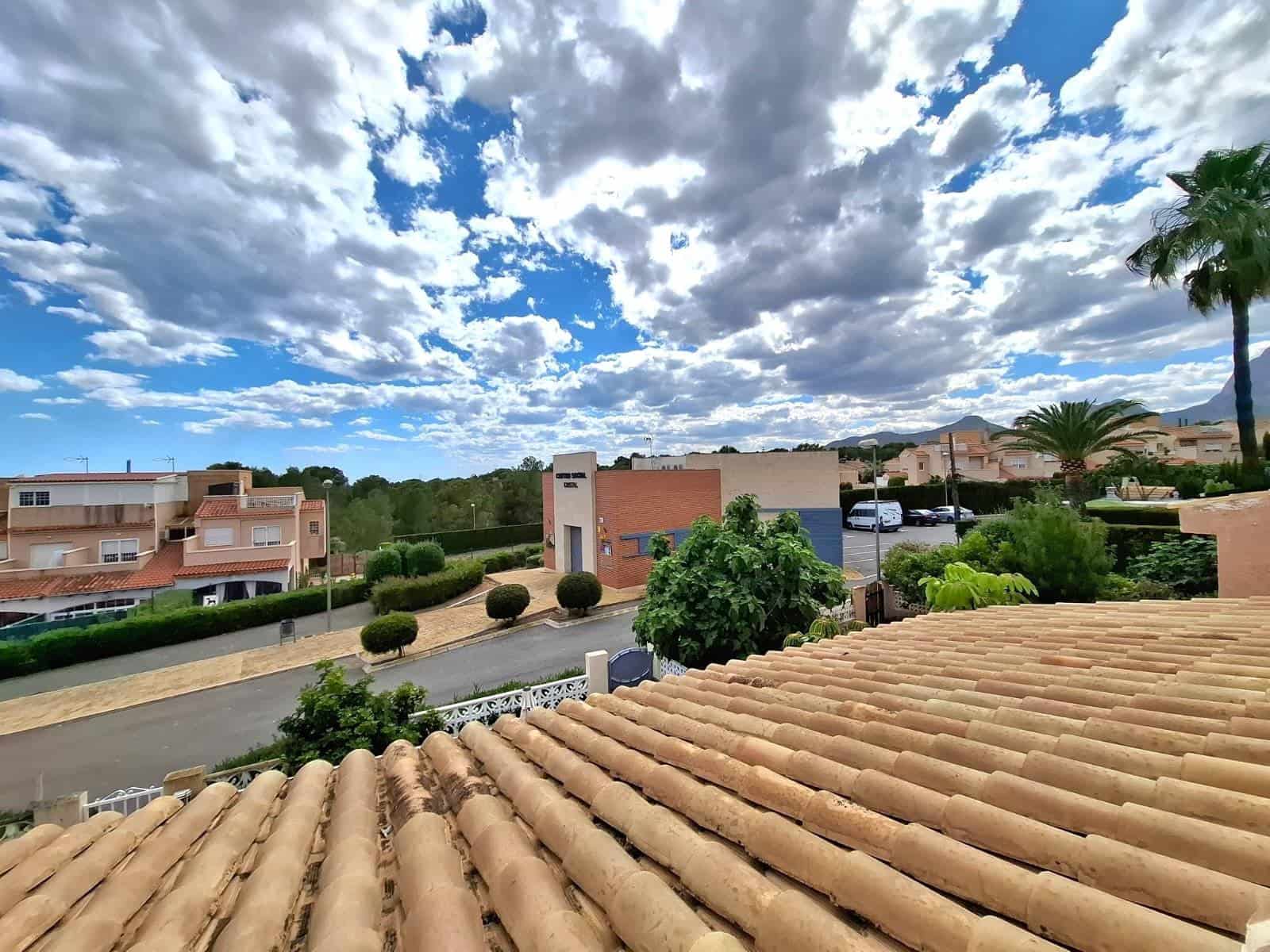 3 bedroom Terraced Villa for sale in La Nucia with pool - € 298,000 (Ref: 9836416)
