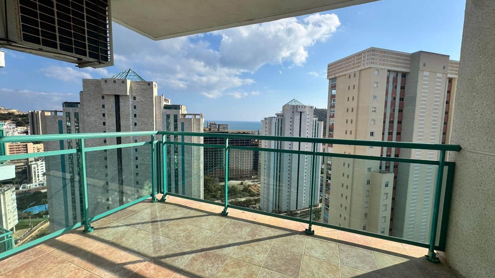 1 bedroom Apartment for sale in La Villajoyosa / Vila Joiosa with pool - € 182,000 (Ref: 9851871)