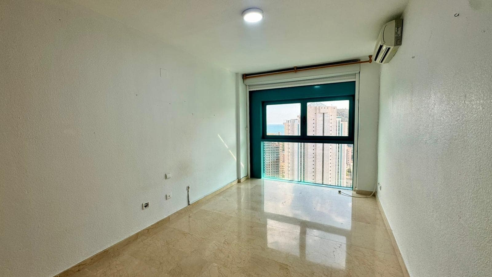 1 bedroom Apartment for sale in La Villajoyosa / Vila Joiosa with pool - € 182,000 (Ref: 9851871)