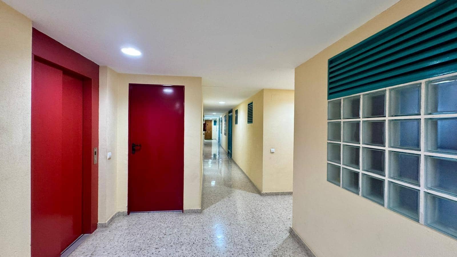 1 bedroom Apartment for sale in La Villajoyosa / Vila Joiosa with pool - € 182,000 (Ref: 9851871)