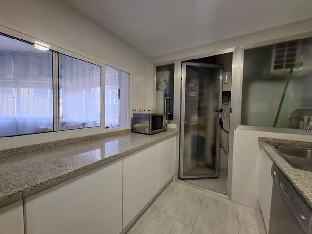 Apartamento de 1 habitación en La Villajoyosa / Vila Joiosa en venta con piscina garaje - 199.900 € (Ref: 9861961)