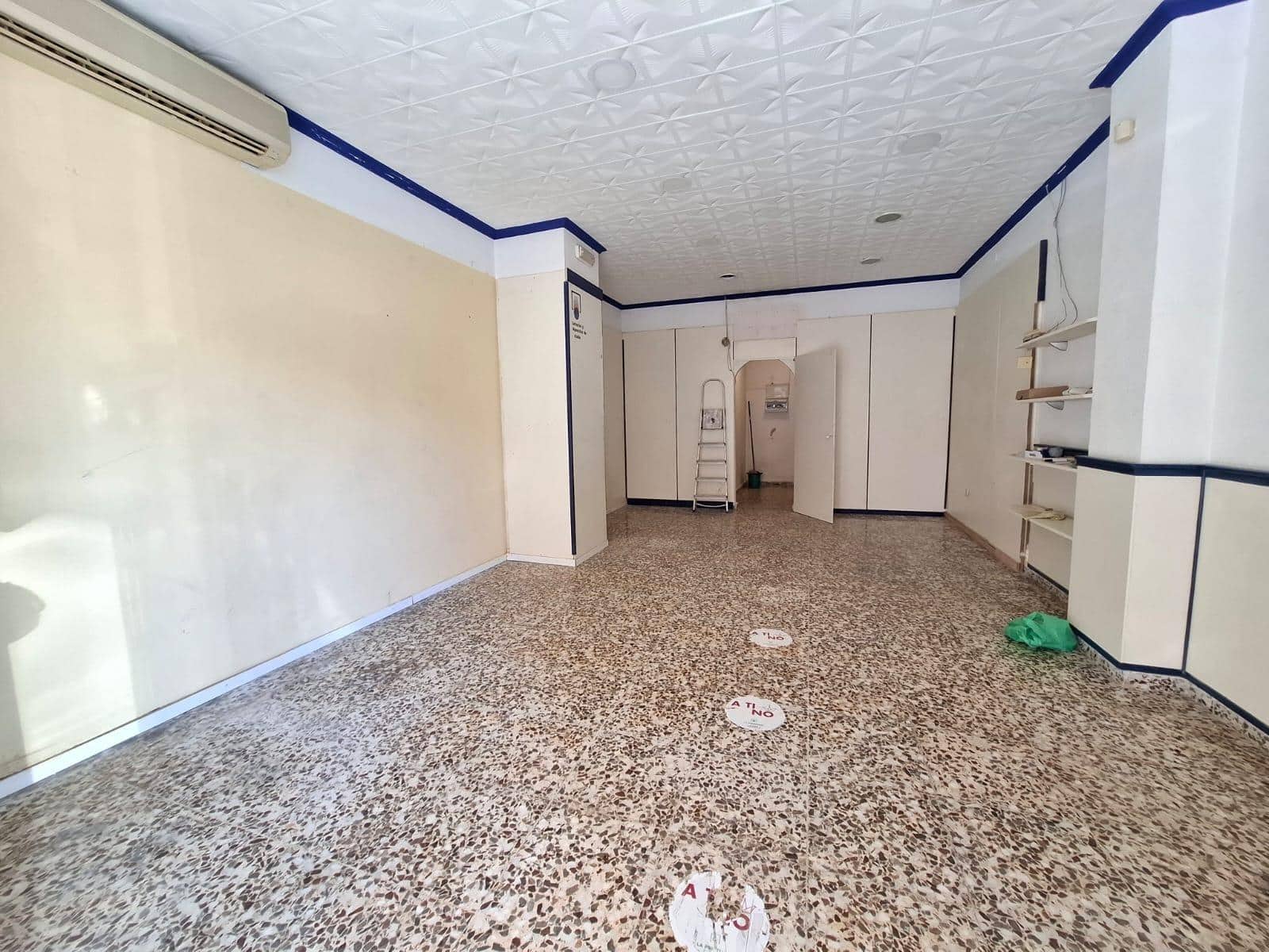 Commercieel te koop in La Villajoyosa / Vila Joiosa - € 97.000 (Ref: 9865280)
