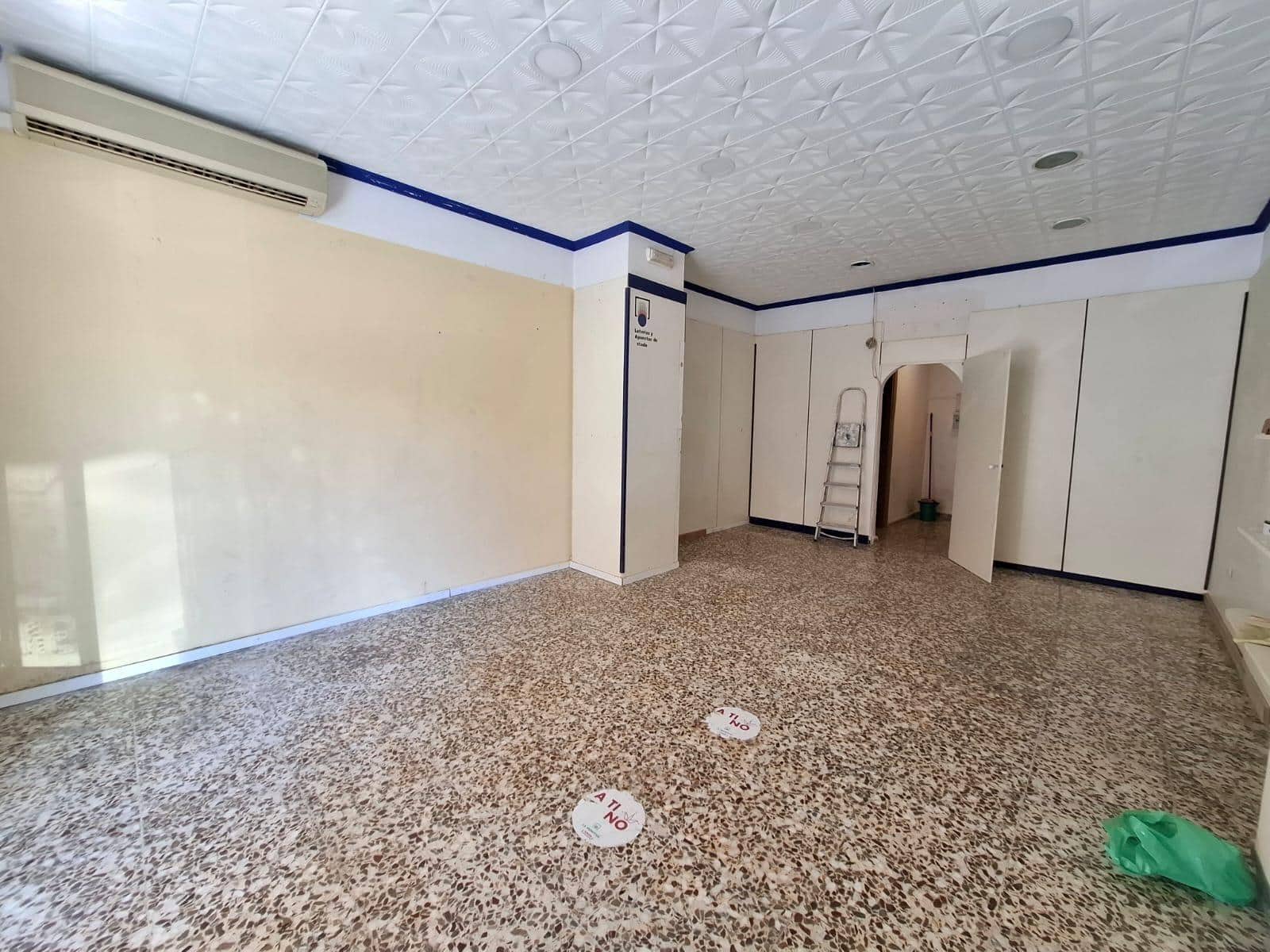 Commercieel te koop in La Villajoyosa / Vila Joiosa - € 97.000 (Ref: 9865280)