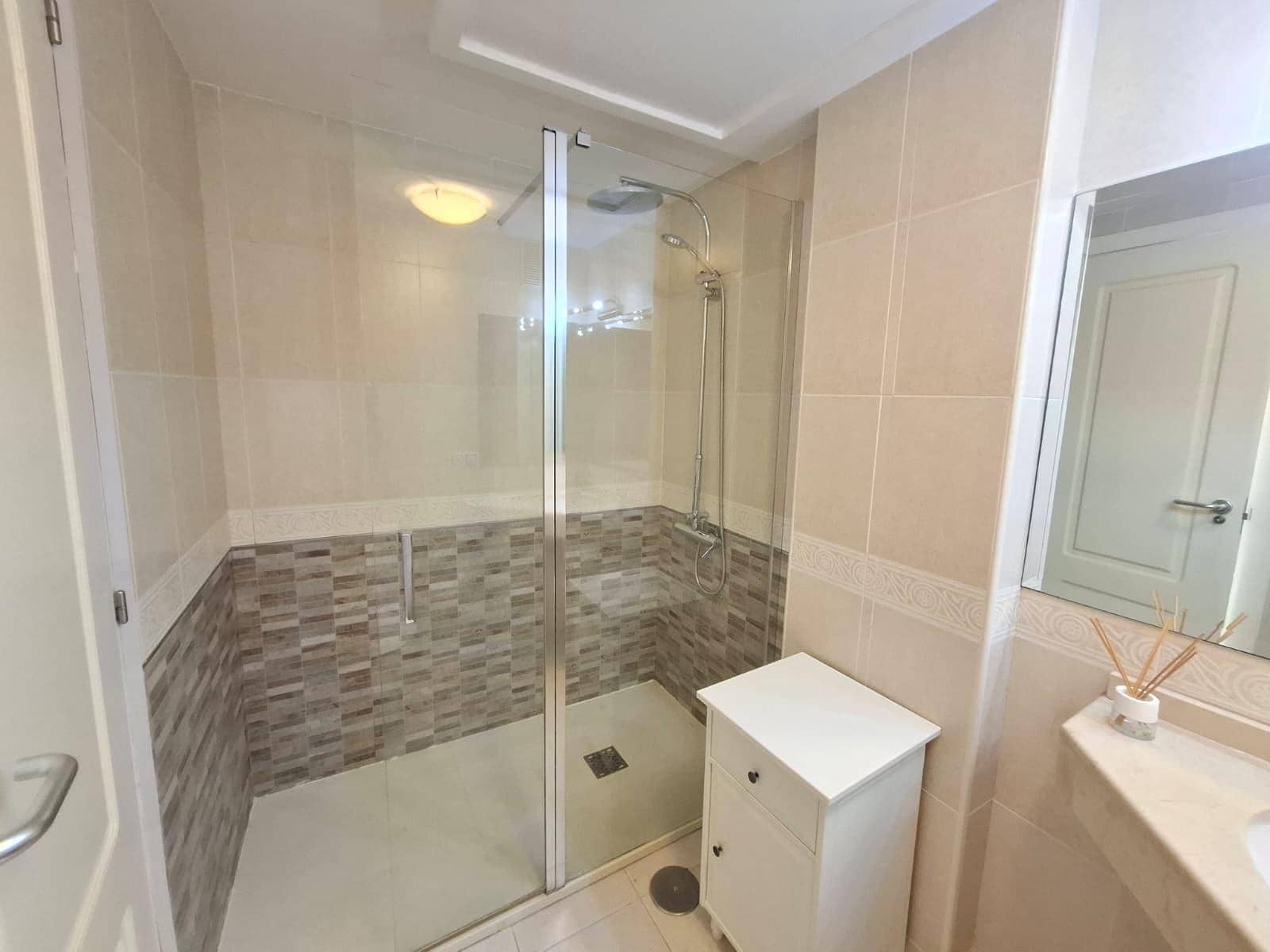 2 soveværelse Penthouse til salg i Benidorm med swimmingpool - € 485.000 (Ref: 9890492)