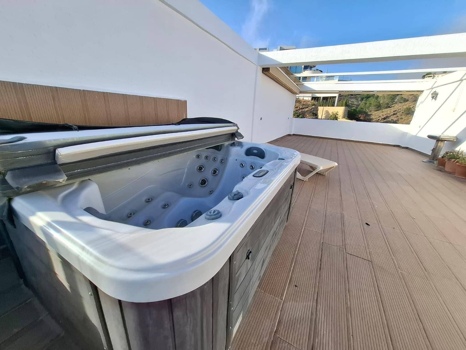 2 soveværelse Penthouse til salg i Benidorm med swimmingpool - € 485.000 (Ref: 9890492)