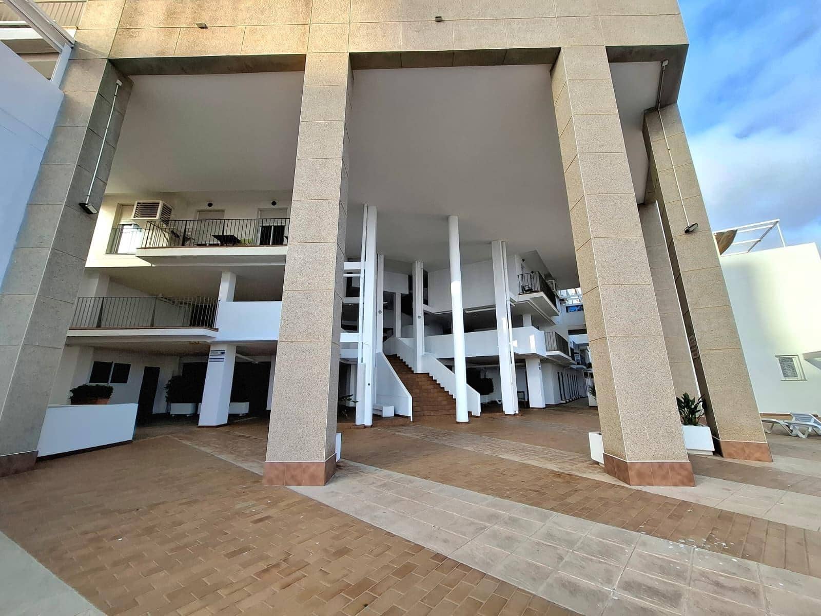 2 soveværelse Penthouse til salg i Benidorm med swimmingpool - € 485.000 (Ref: 9890492)