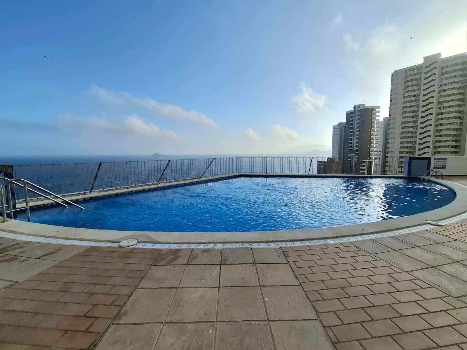 2 soveværelse Penthouse til salg i Benidorm med swimmingpool - € 485.000 (Ref: 9890492)