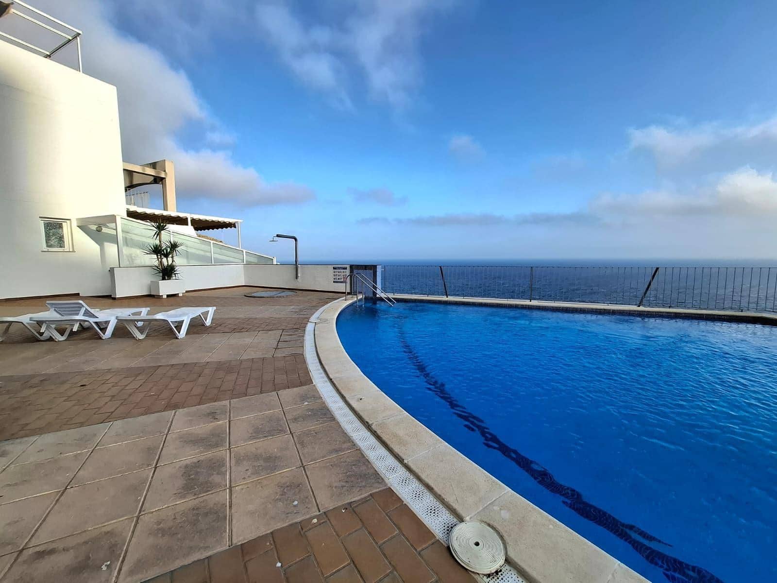 2 soveværelse Penthouse til salg i Benidorm med swimmingpool - € 485.000 (Ref: 9890492)