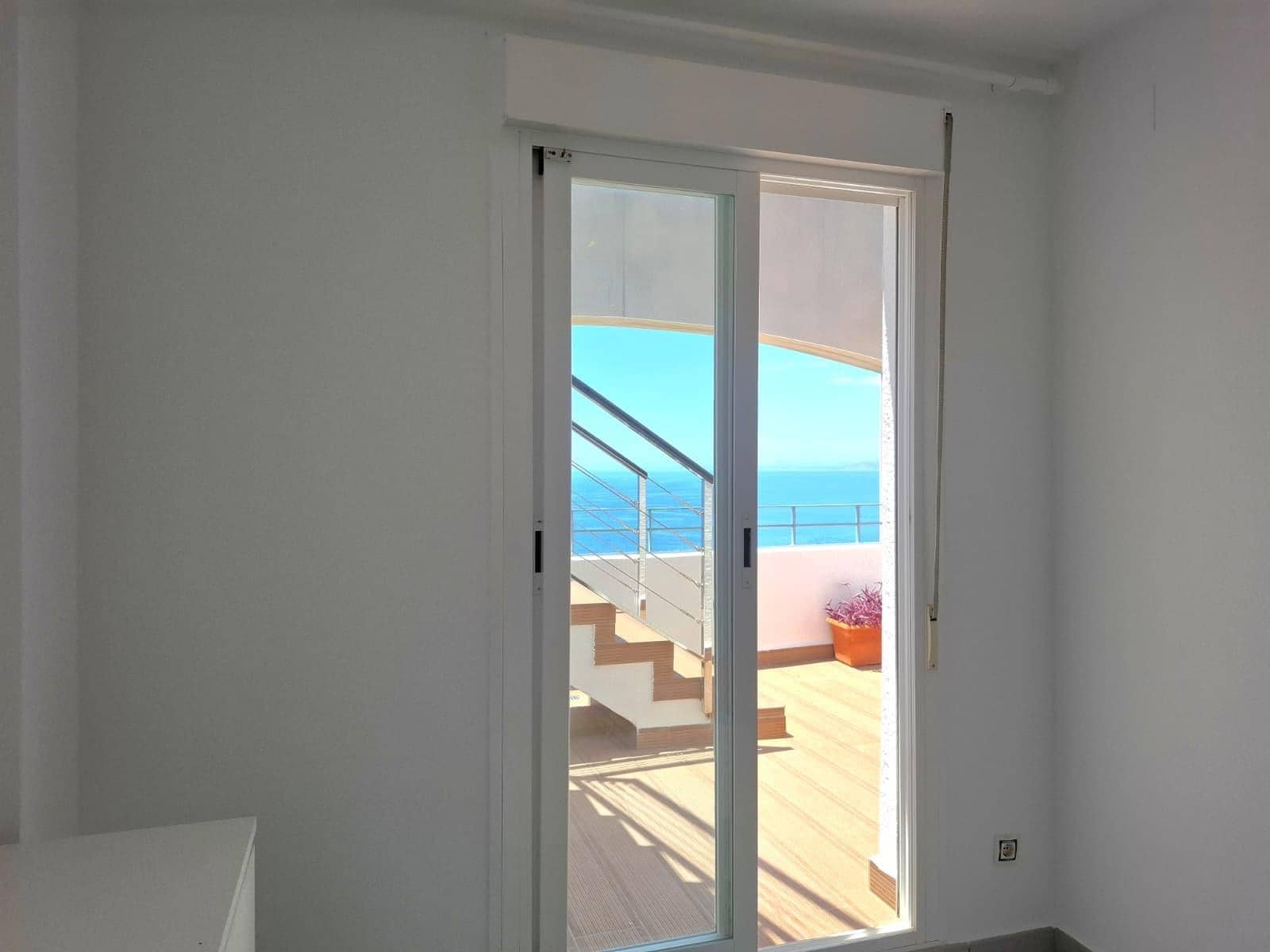 2 soverom Penthouse til salgs i Benidorm med svømmebasseng - € 485 000 (Ref: 9890492)