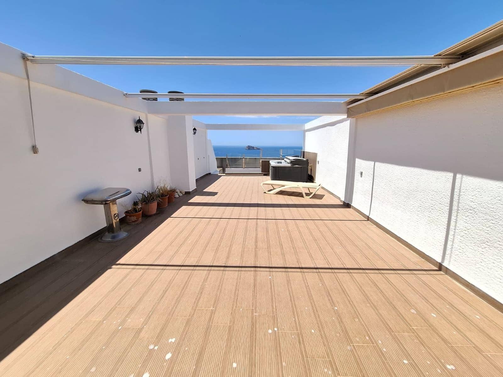 2 soverom Penthouse til salgs i Benidorm med svømmebasseng - € 485 000 (Ref: 9890492)