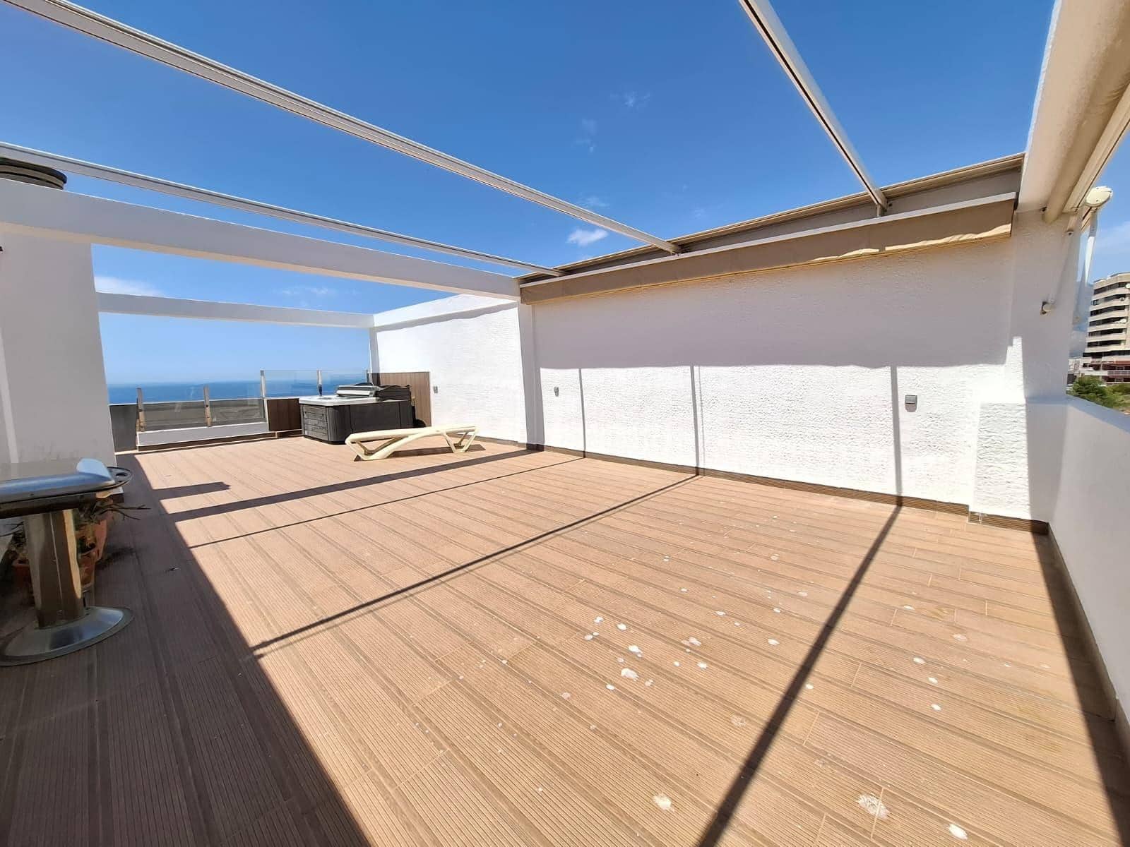 2 soverom Penthouse til salgs i Benidorm med svømmebasseng - € 485 000 (Ref: 9890492)