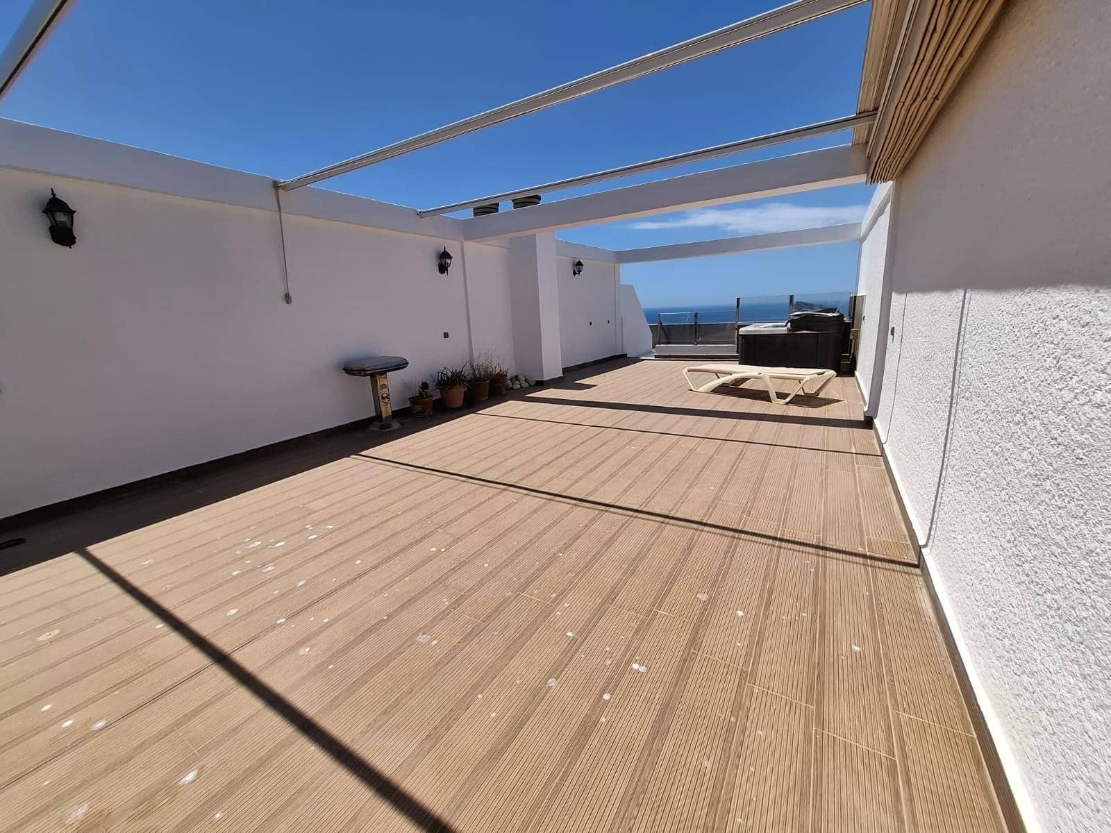 2 soverom Penthouse til salgs i Benidorm med svømmebasseng - € 485 000 (Ref: 9890492)