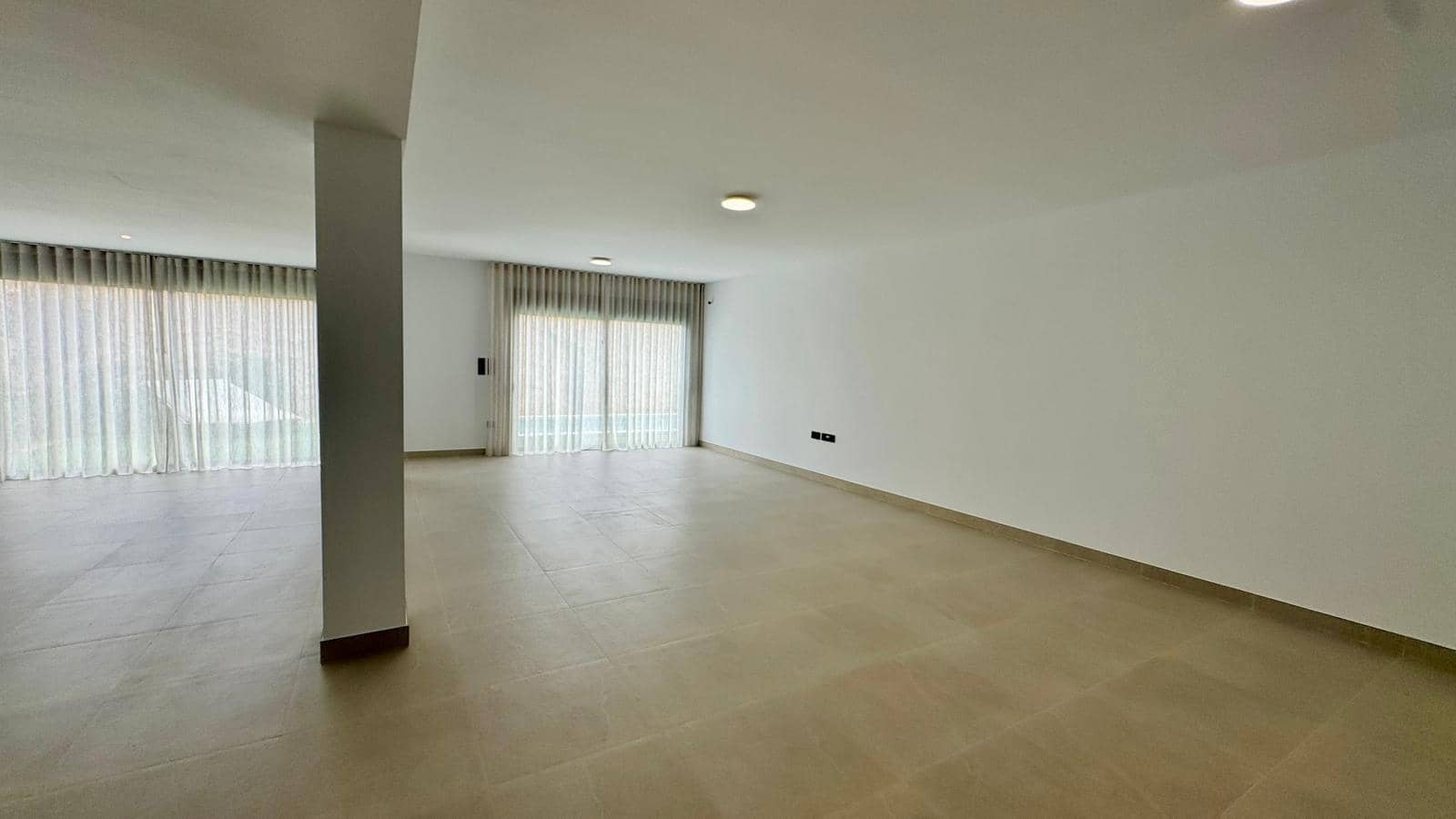 Chalet de 3 habitaciones en Finestrat en venta con piscina garaje - 735.950 € (Ref: 9908105)