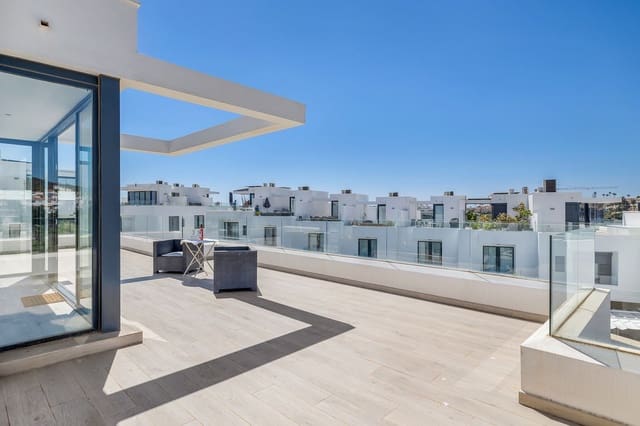 3 sovrum Semi-fristående Villa till salu i Centro ciudad, Fuengirola med pool garage - 975 000 € (Ref: 10059987)