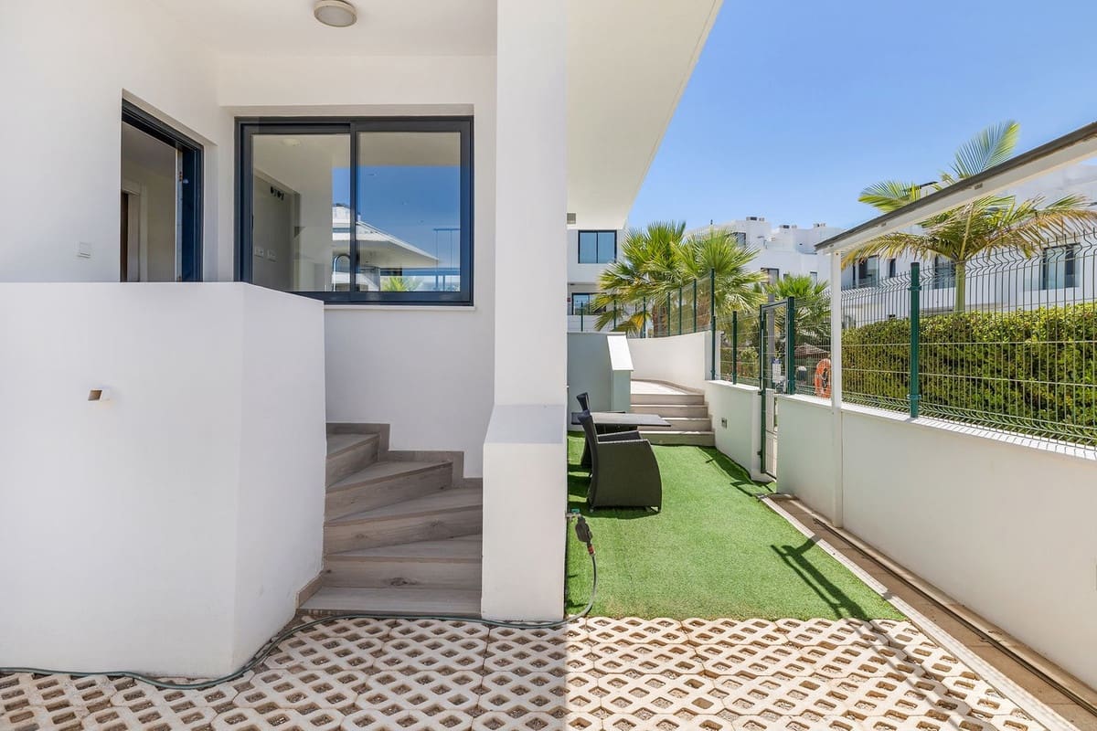 3 bedroom Semi-detached Villa for sale in Fuengirola with pool garage - € 975,000 (Ref: 10059987)