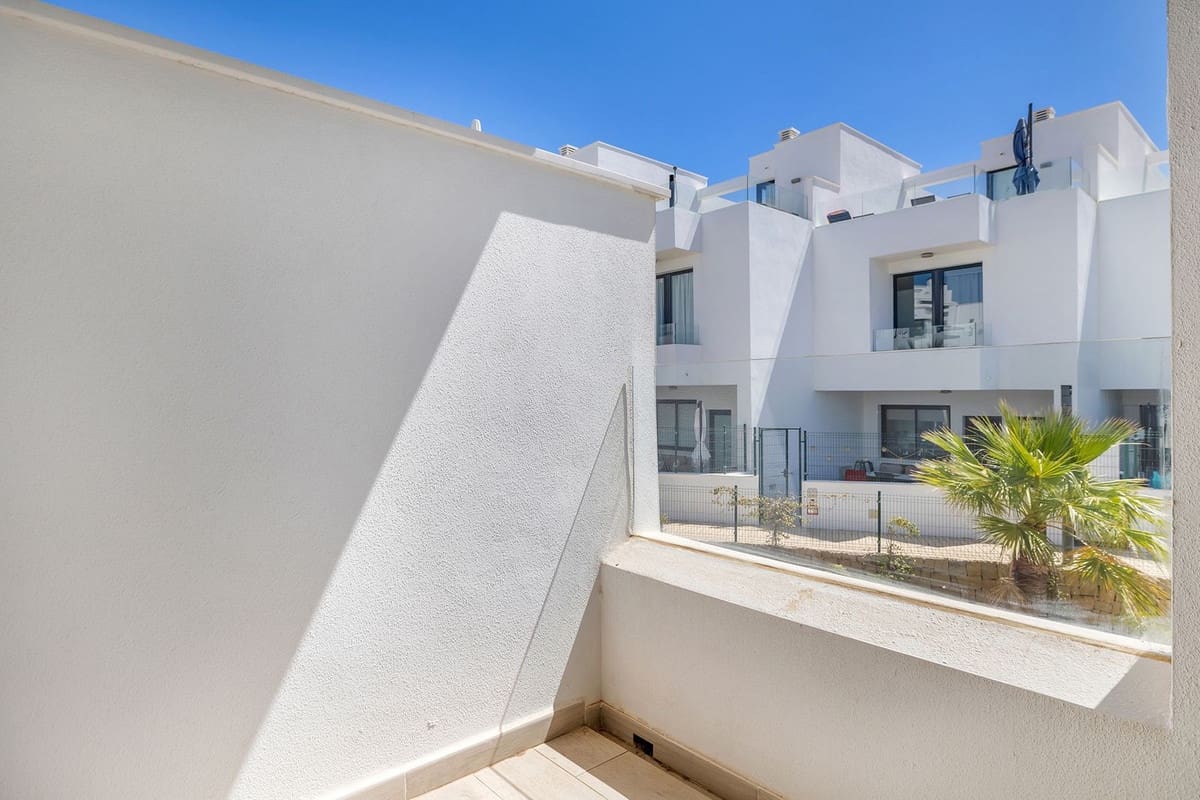 3 bedroom Semi-detached Villa for sale in Fuengirola with pool garage - € 975,000 (Ref: 10059987)