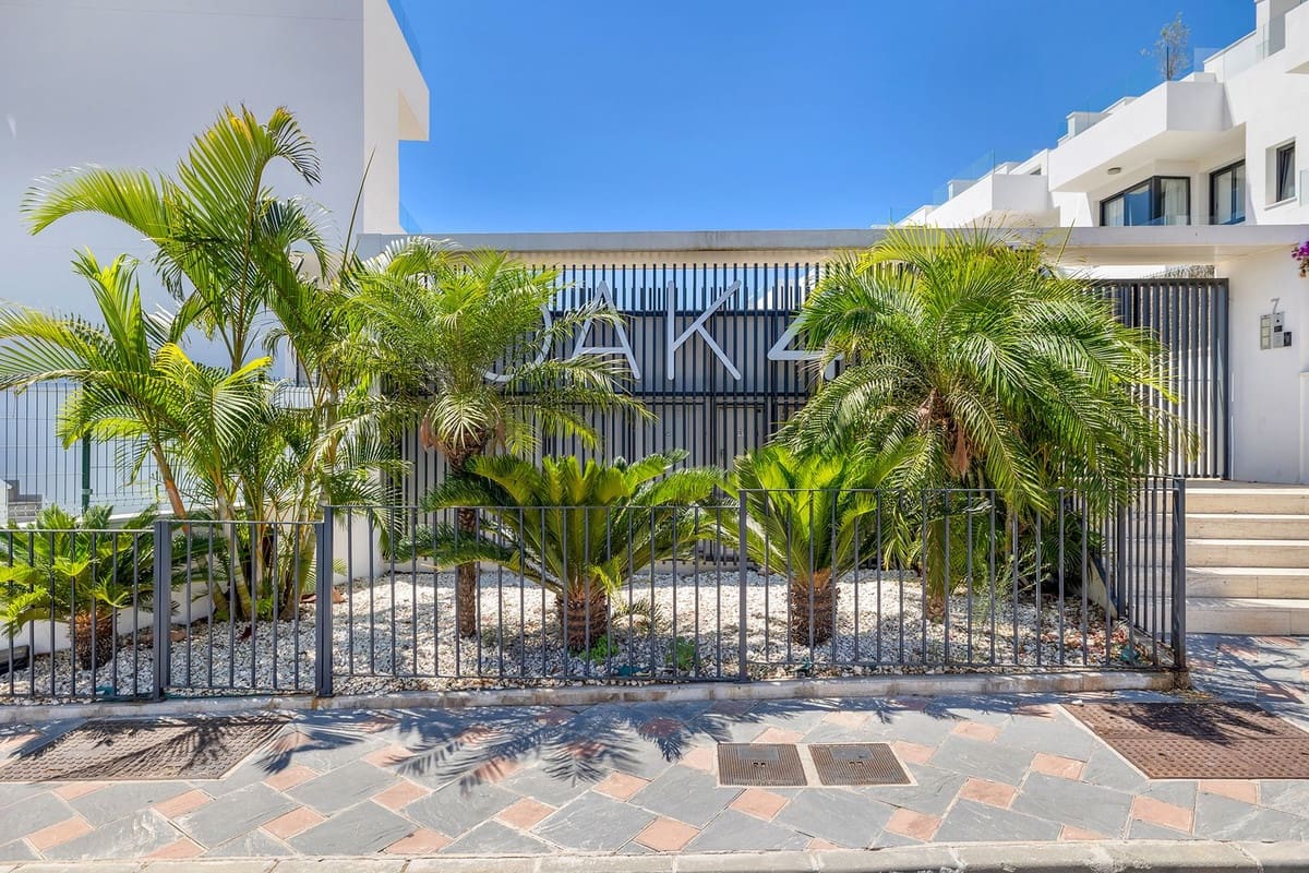 3 bedroom Semi-detached Villa for sale in Fuengirola with pool garage - € 975,000 (Ref: 10059987)