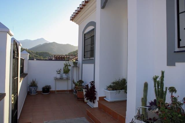 3 slaapkamer Halfvrijstaande villa te koop in Frigiliana met zwembad - € 950.000 (Ref: 10086719)