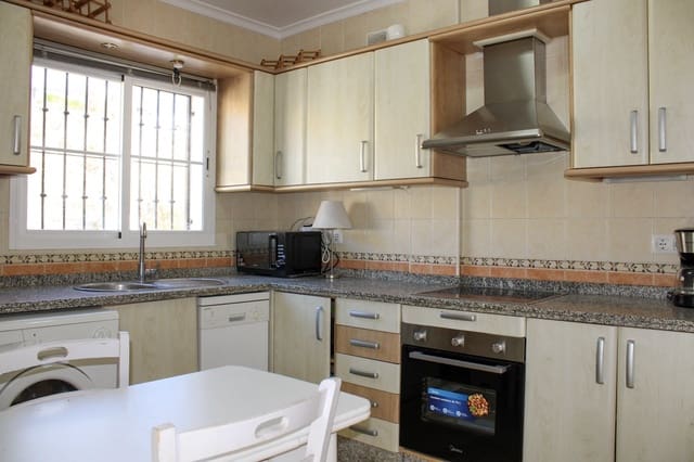 3 slaapkamer Halfvrijstaande villa te koop in Frigiliana met zwembad - € 950.000 (Ref: 10086719)