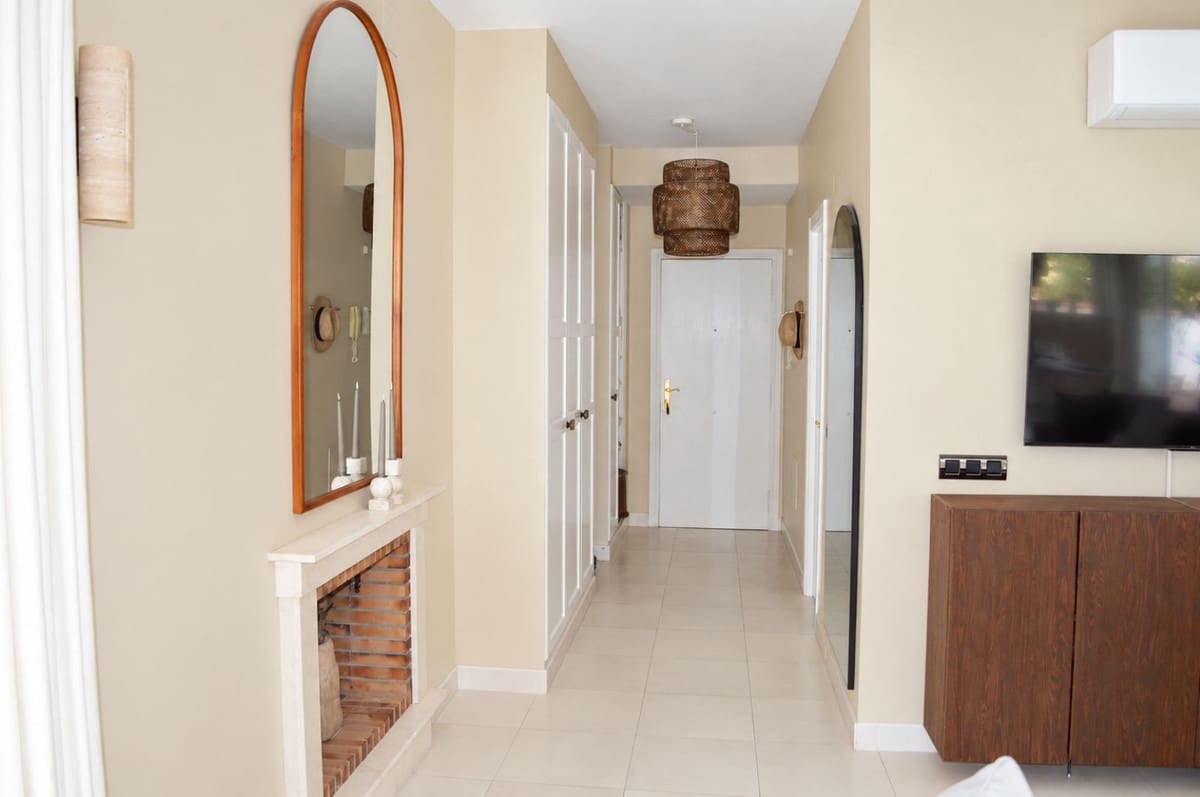 2 bedroom Apartment for sale in Fuengirola with pool garage - € 625,000 (Ref: 10165417)