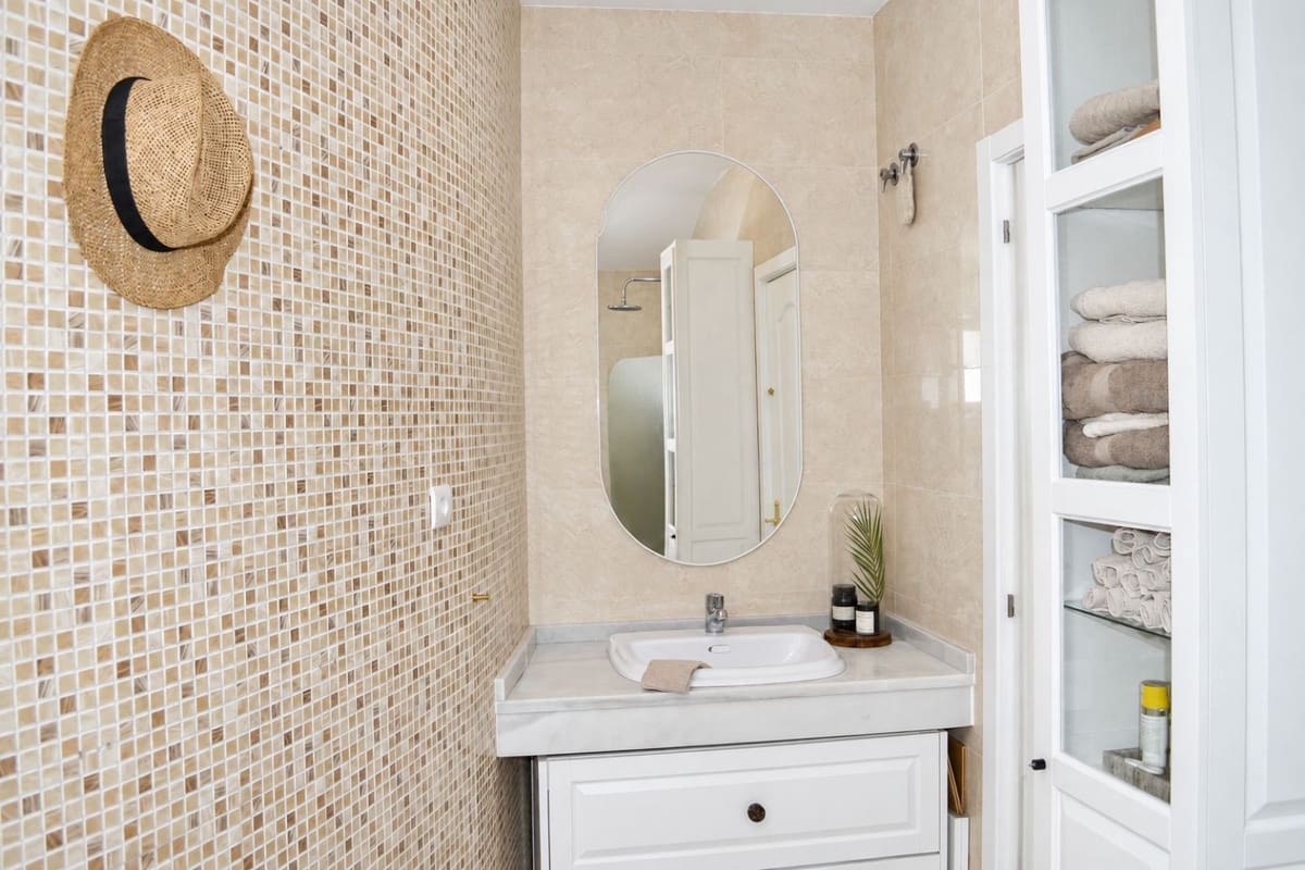 2 bedroom Apartment for sale in Fuengirola with pool garage - € 625,000 (Ref: 10165417)