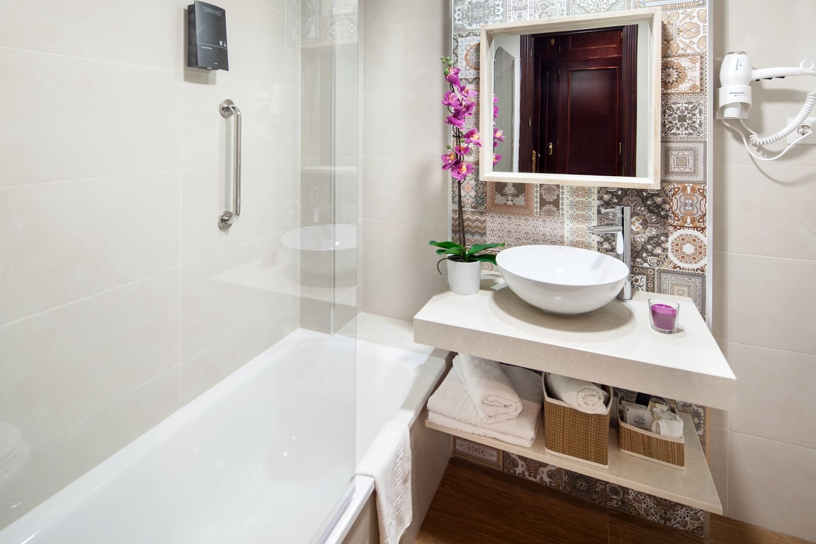 Kommersiell til salgs i Competa - € 4 000 000 (Ref: 4988010)