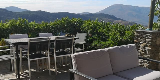 4 bedroom Villa for sale in Pórtugos with garage - € 575,000 (Ref: 6868757)