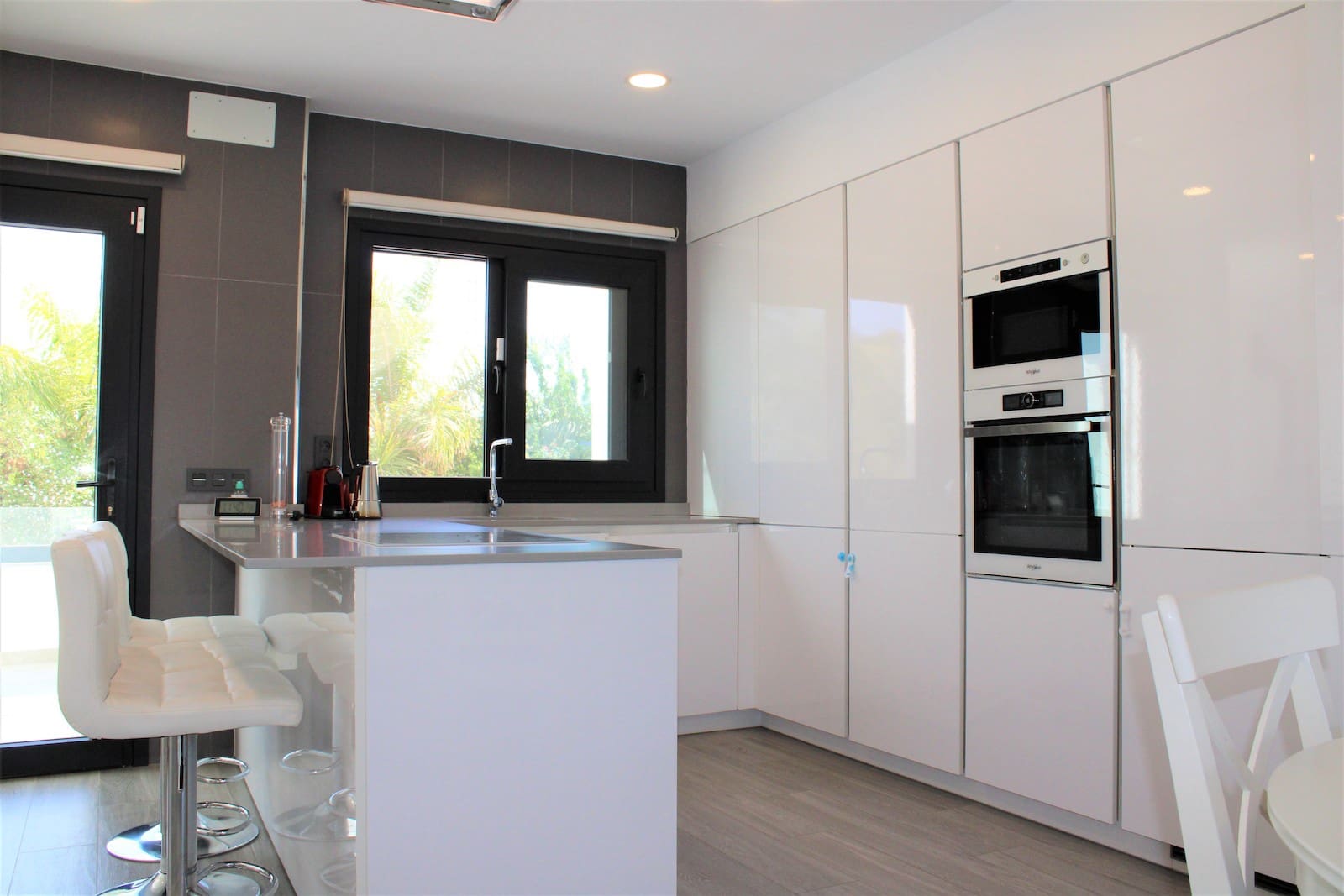 6 sypialnia Willa na sprzedaż w Nerja z basenem garażem - 975 000 € (Ref: 7260572)