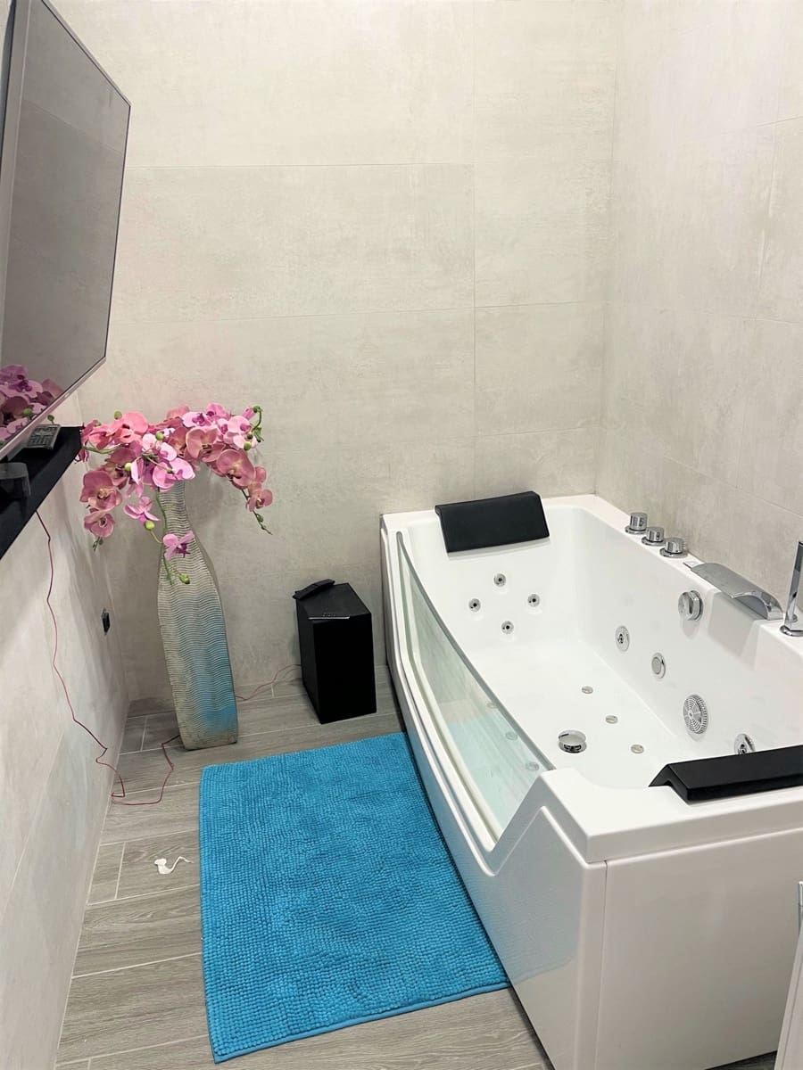 6 sypialnia Willa na sprzedaż w Nerja z basenem garażem - 975 000 € (Ref: 7260572)