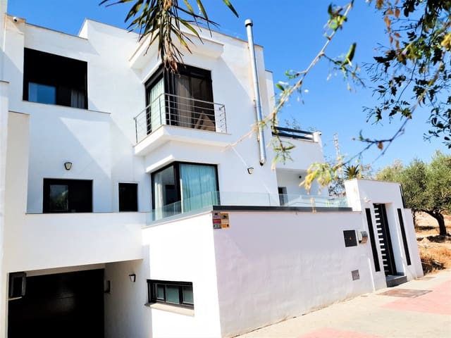 6 sovrum Villa till salu i Nueva Nerja, Nerja med pool garage - 975 000 € (Ref: 7260572)