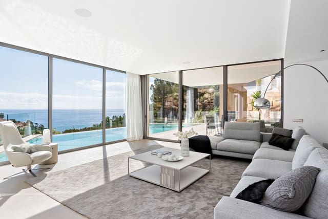 4 bedroom Villa for sale in Canyamel, Capdepera with pool - € 3,995,000 (Ref: 7529515)