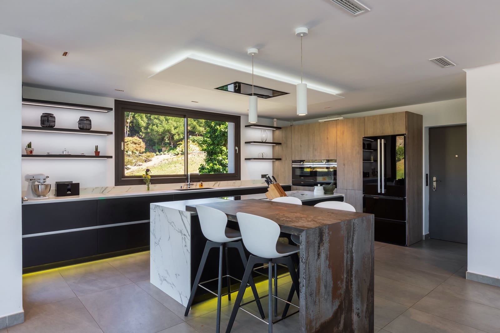 6 soveværelse Villa til salg i El Paraiso med swimmingpool - € 2.499.000 (Ref: 7697040)