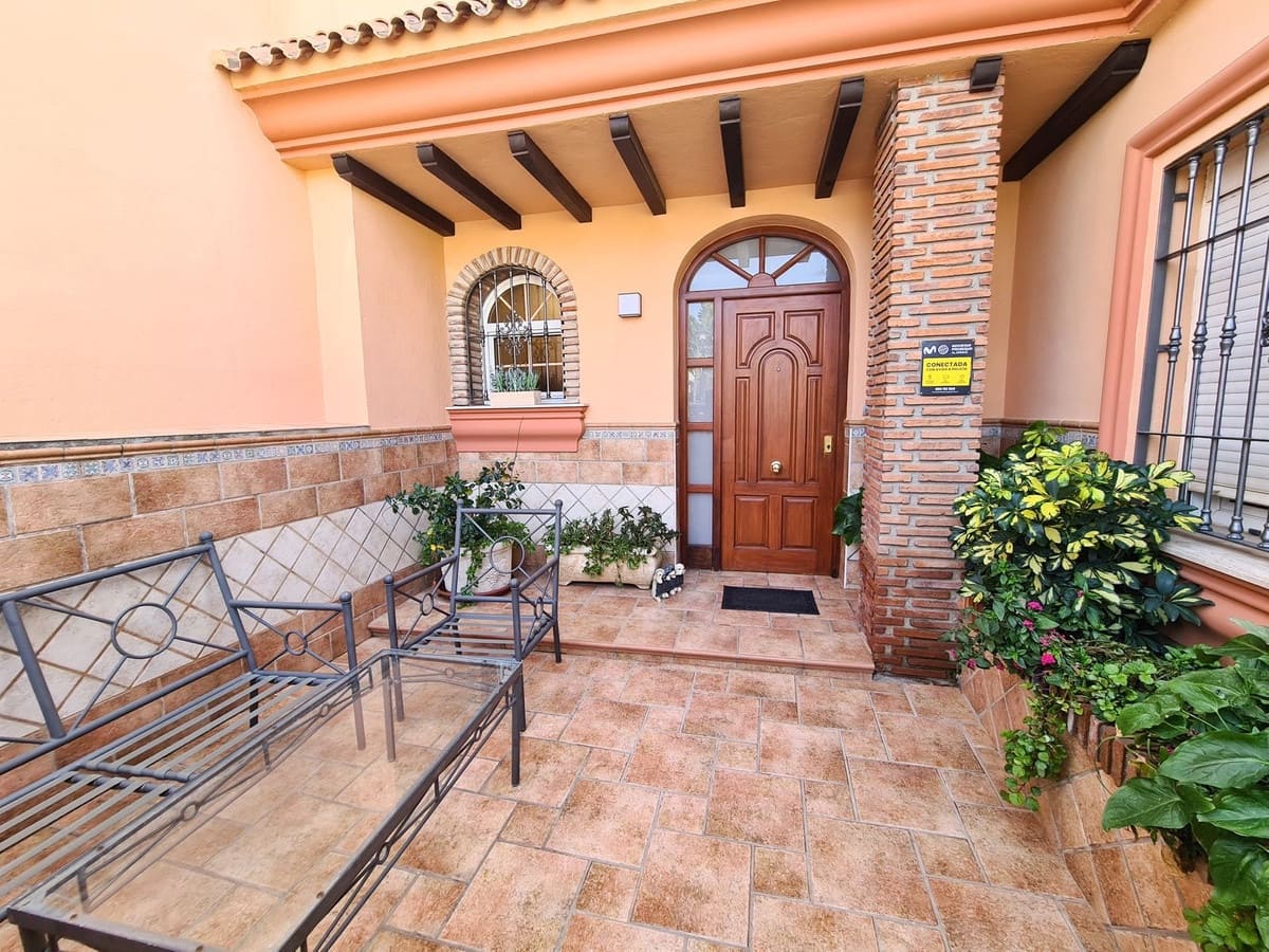 4 soveværelse Villa til salg i Fuengirola med swimmingpool garage - € 575.000 (Ref: 7697049)