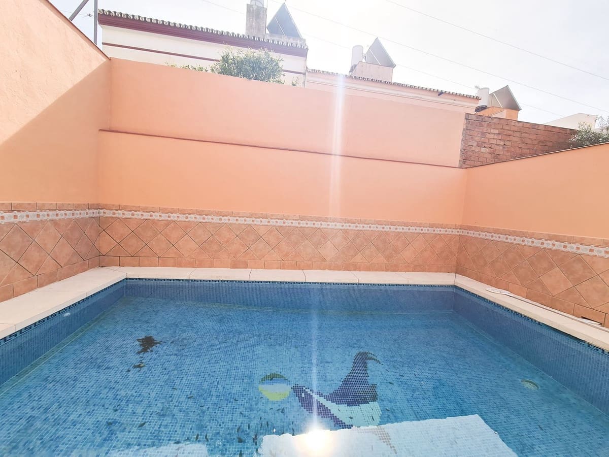 4 soveværelse Villa til salg i Fuengirola med swimmingpool garage - € 575.000 (Ref: 7697049)