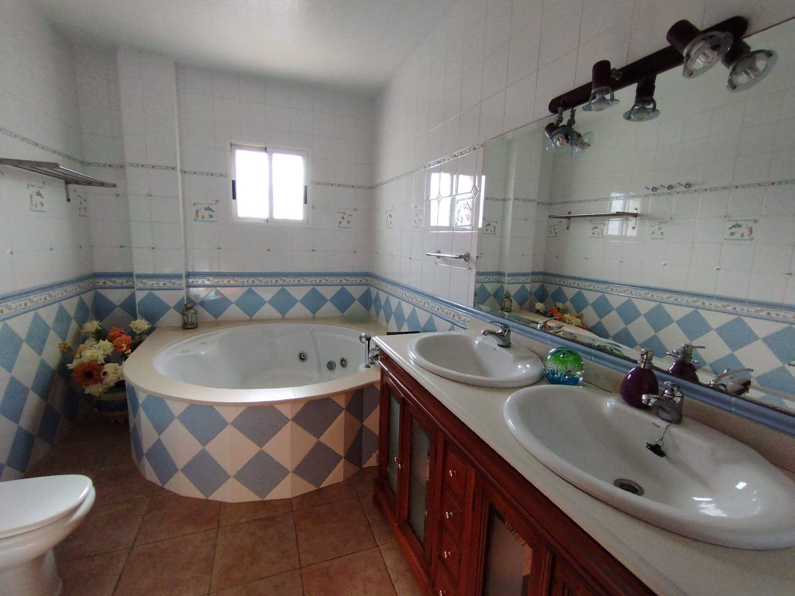 6 sypialnia Willa na sprzedaż w Torrevieja z basenem - 559 000 € (Ref: 7892103)