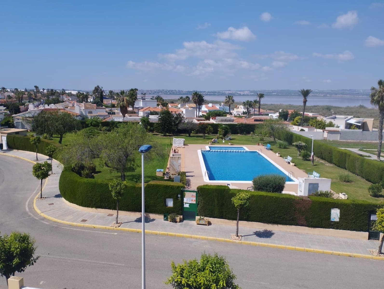 6 sypialnia Willa na sprzedaż w Torrevieja z basenem - 559 000 € (Ref: 7892103)