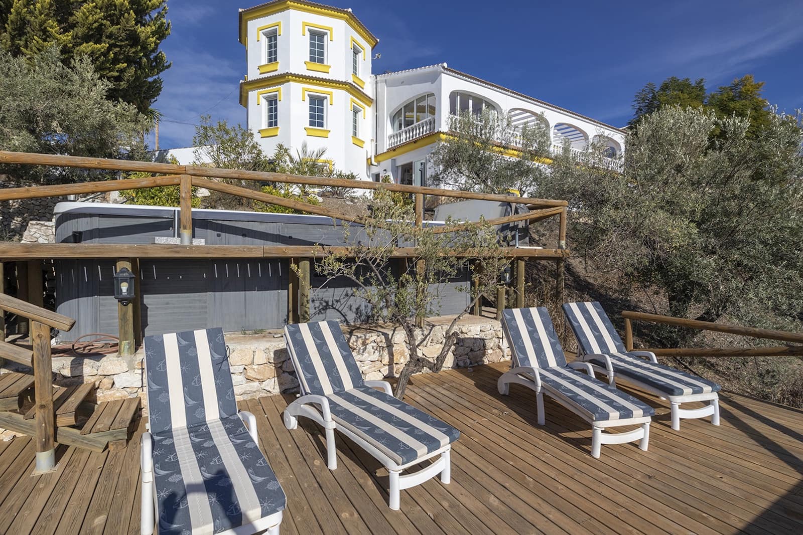 4 soveværelse Villa til salg i Competa - € 599.000 (Ref: 8074340)