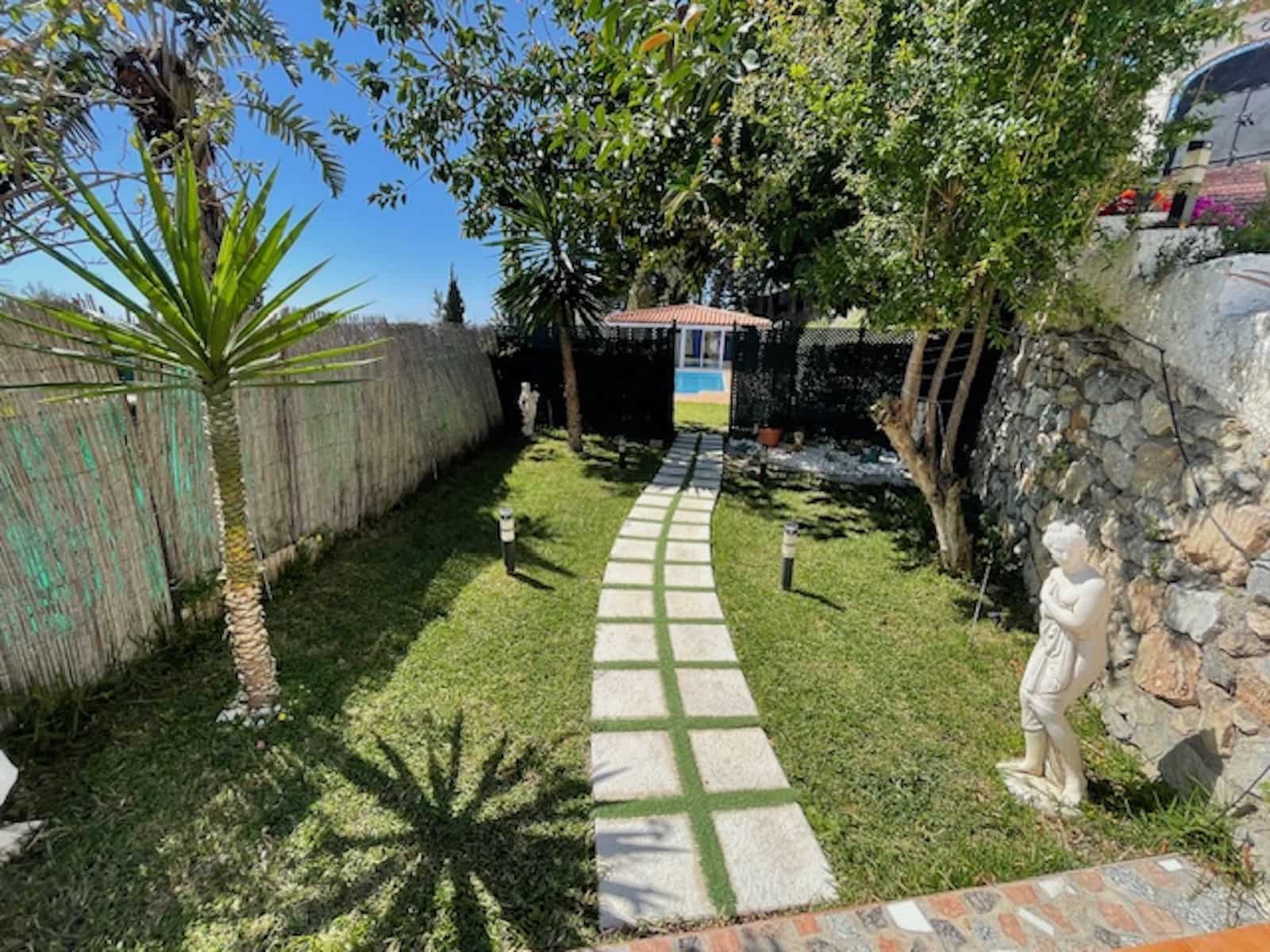 8 soveværelse Villa til salg i Almunecar med garage - € 1.449.000 (Ref: 8304551)