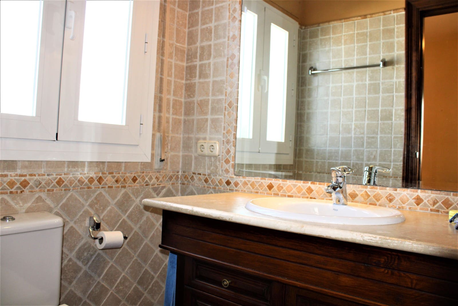 5 soverom Villa til salgs i La Herradura med svømmebasseng garasje - € 1 650 000 (Ref: 8304560)