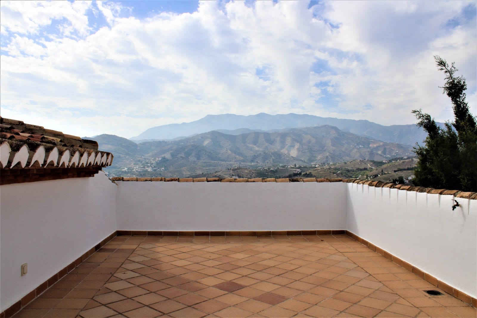 5 soverom Villa til salgs i La Herradura med svømmebasseng garasje - € 1 650 000 (Ref: 8304560)