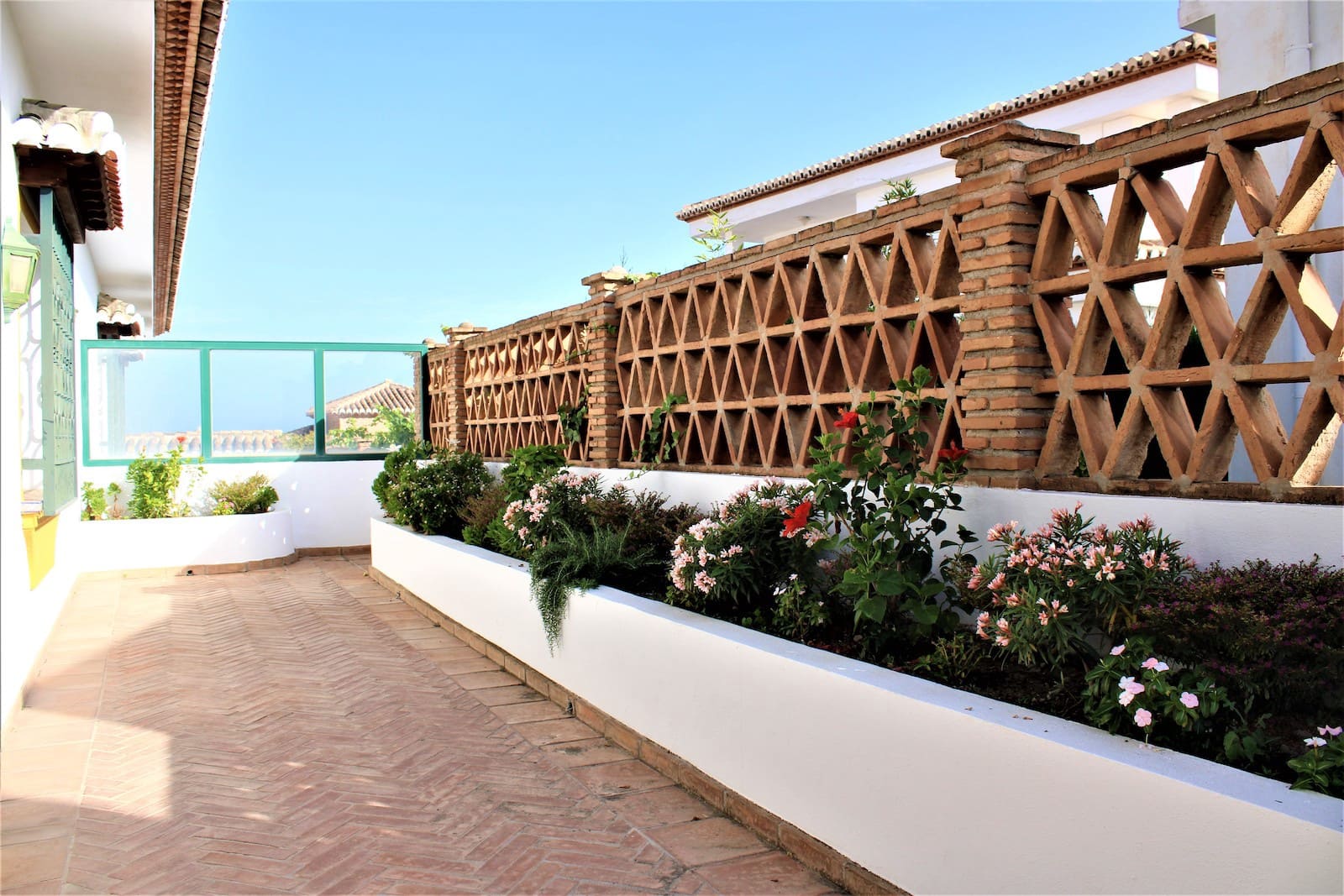 5 soverom Villa til salgs i La Herradura med svømmebasseng garasje - € 1 650 000 (Ref: 8304560)