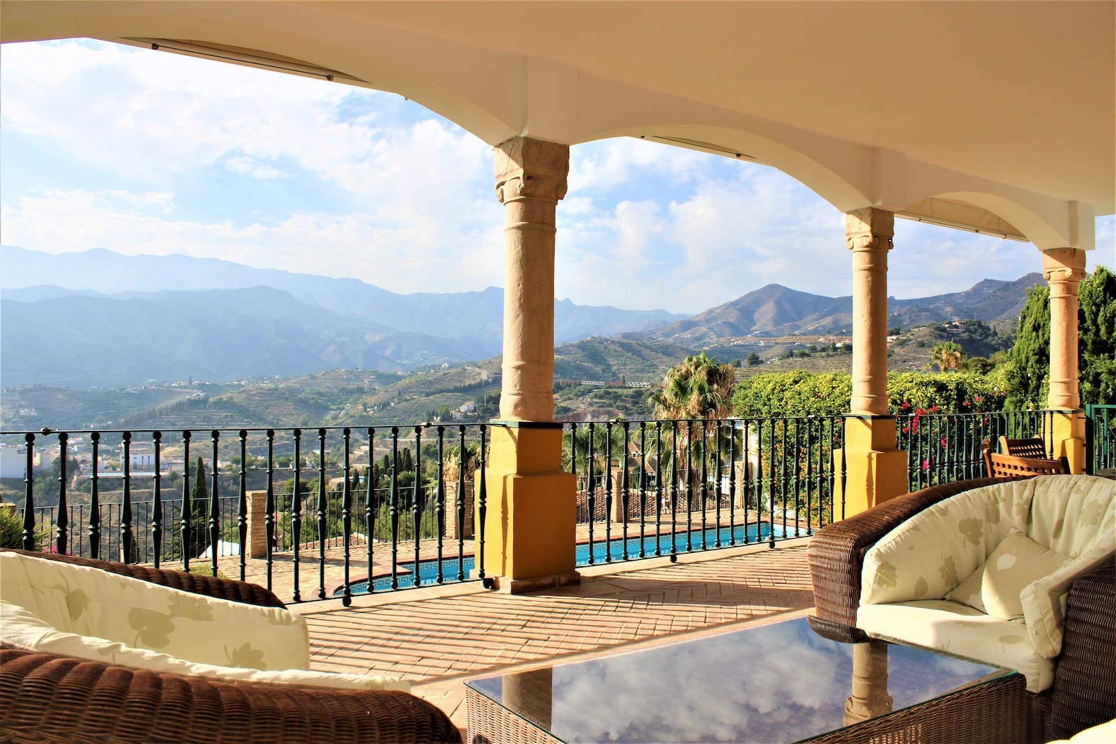 5 soverom Villa til salgs i La Herradura med svømmebasseng garasje - € 1 650 000 (Ref: 8304560)