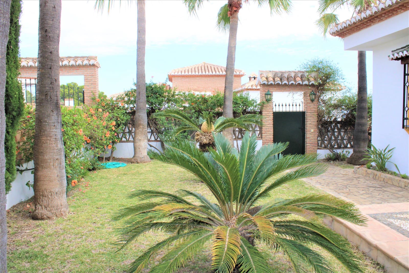 5 soverom Villa til salgs i La Herradura med svømmebasseng garasje - € 1 650 000 (Ref: 8304560)