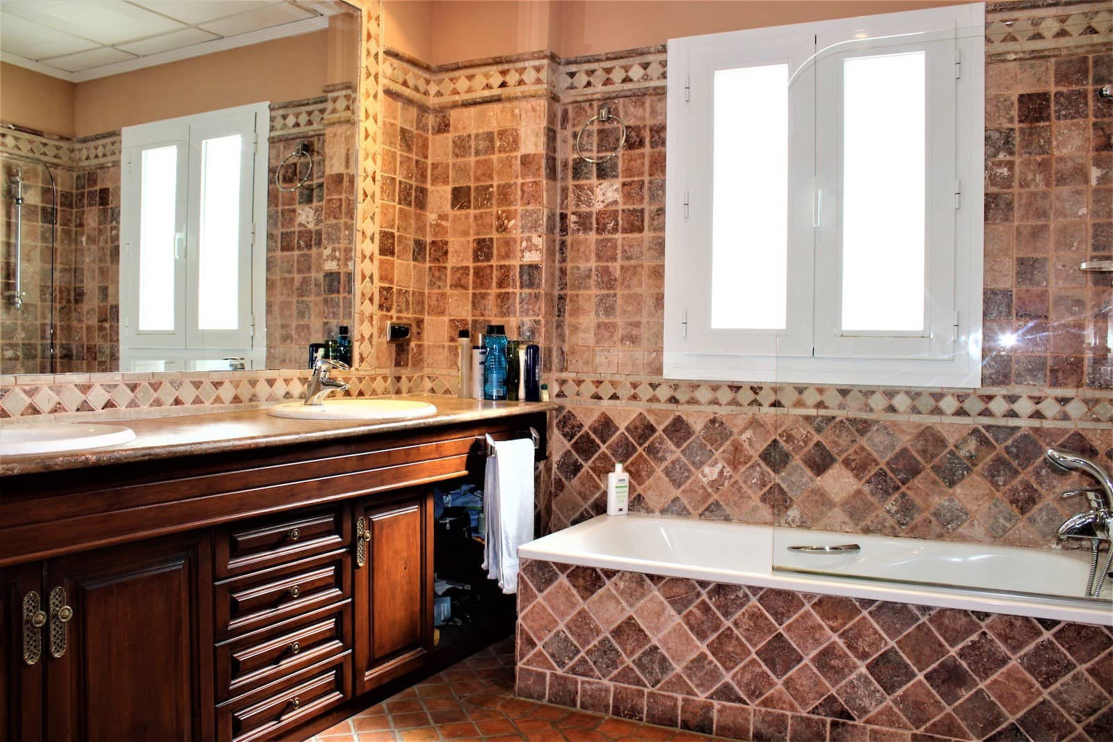 5 soverom Villa til salgs i La Herradura med svømmebasseng garasje - € 1 650 000 (Ref: 8304560)