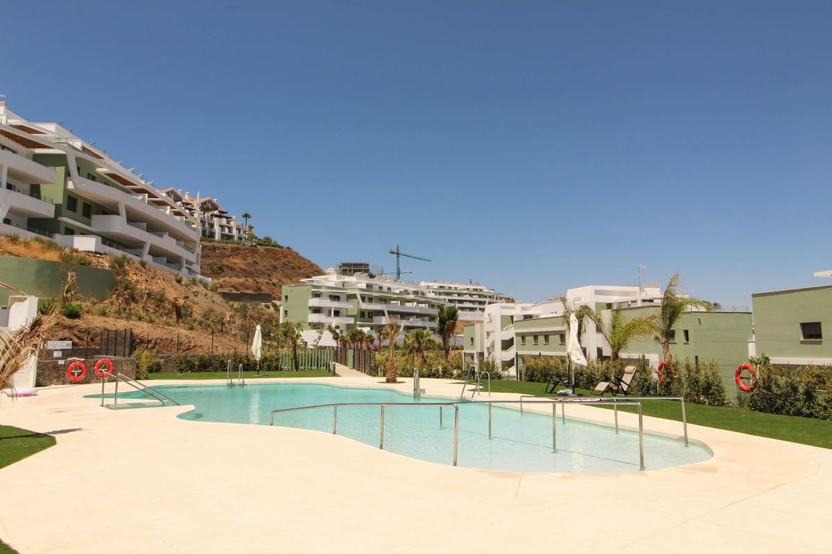 2 soveværelse Lejlighed til salg i La Cala de Mijas med swimmingpool - € 375.000 (Ref: 8459148)