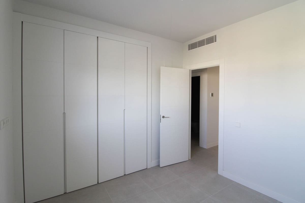 2 soveværelse Lejlighed til salg i La Cala de Mijas med swimmingpool - € 375.000 (Ref: 8459148)